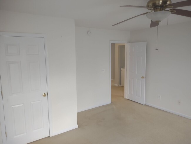 Building Photo - ****MOVE IN SPECIAL****Two Story, Five Bed...