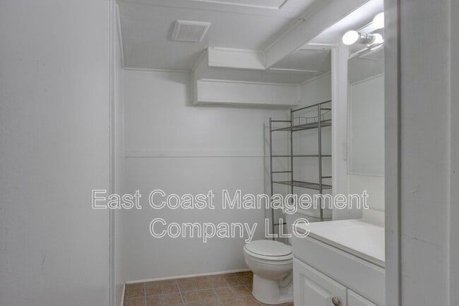 Building Photo - 837 Belgian Ave