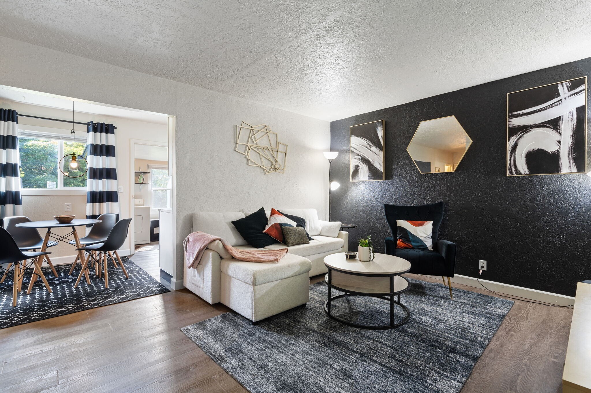 Building Photo - 140 4th St