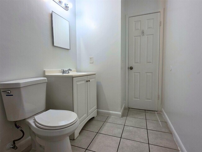 Building Photo - 928 S Federal Hwy