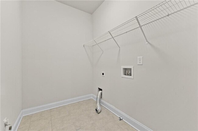 Building Photo - 3475 Benedict Pl