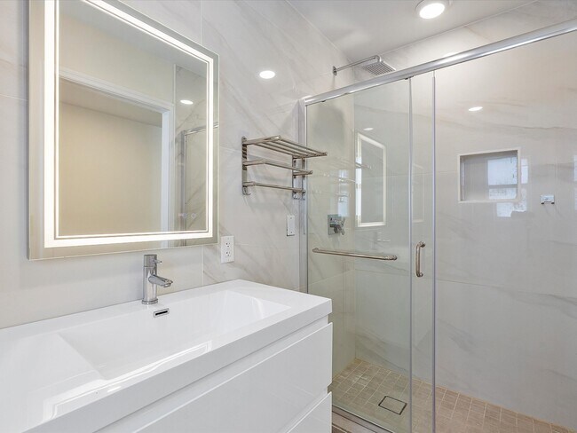 Building Photo - 203 NE 107th St