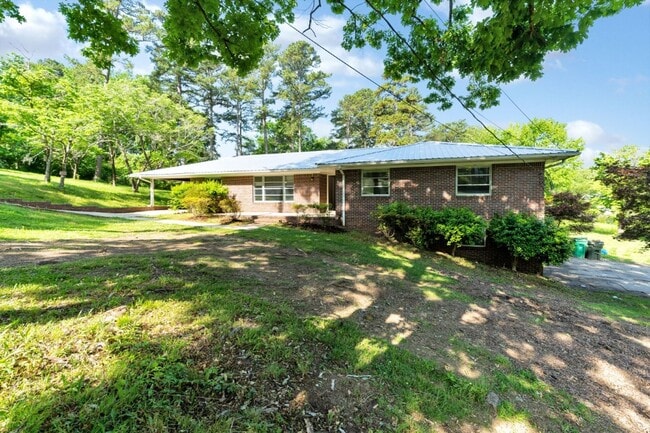 Building Photo - Available Now! Updated 3BR/2BA with Luxuri...