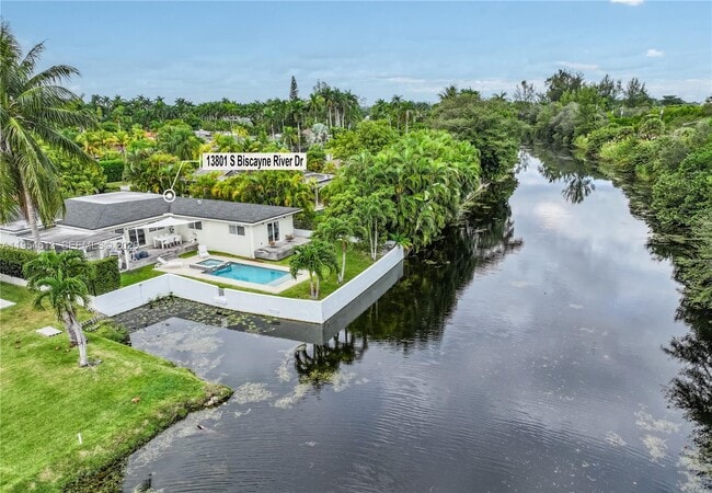 Building Photo - 13801 S Biscayne River Dr
