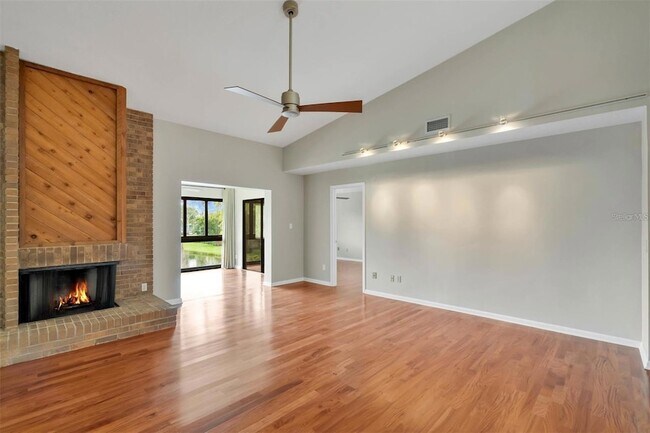 Building Photo - 15 Escondido Cir