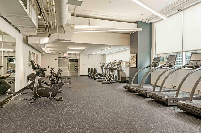 Building Photo - 740 S Clark St