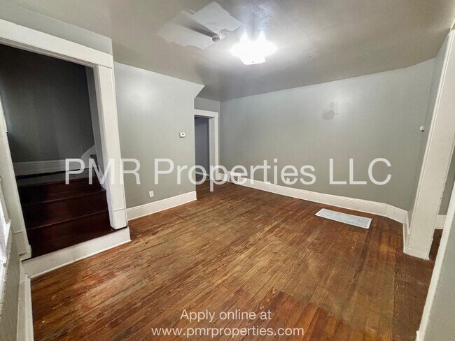 Building Photo - 916 S 18th St