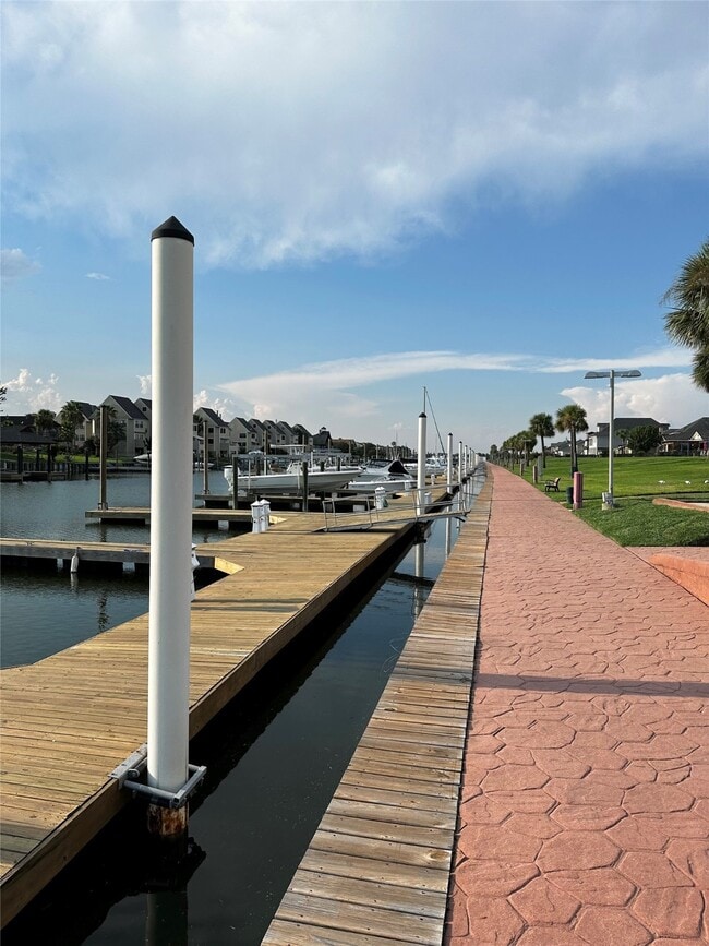 Building Photo - 617 Constellation Blvd