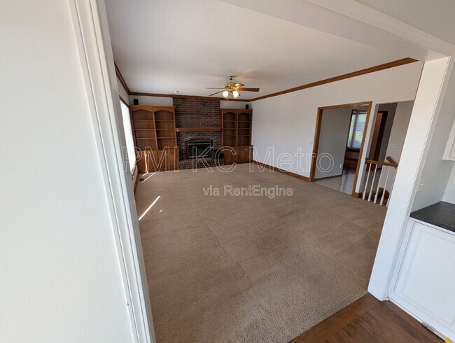 Building Photo - 3905 SW 14 St Ct