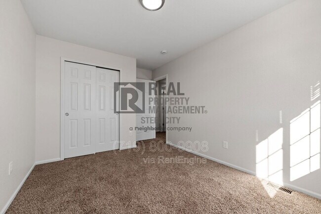 Building Photo - 5085 Tabor Lane