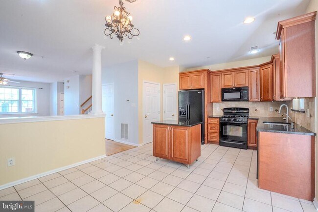 Building Photo - 1311 Blossom Cir