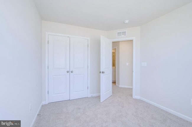 Building Photo - 450 Seeback Dr