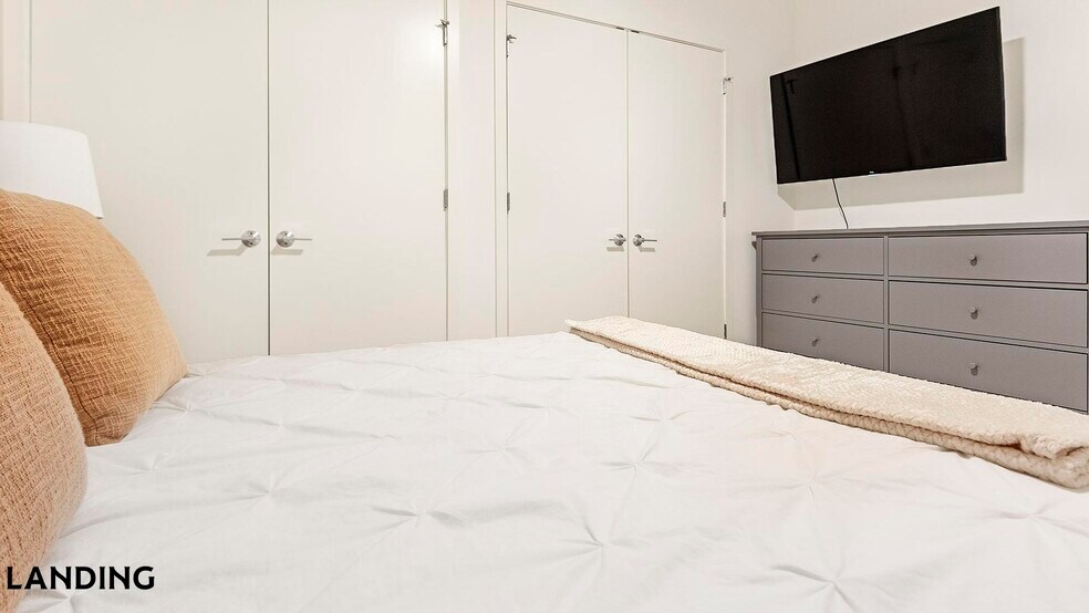 Building Photo - 300 S Broadway