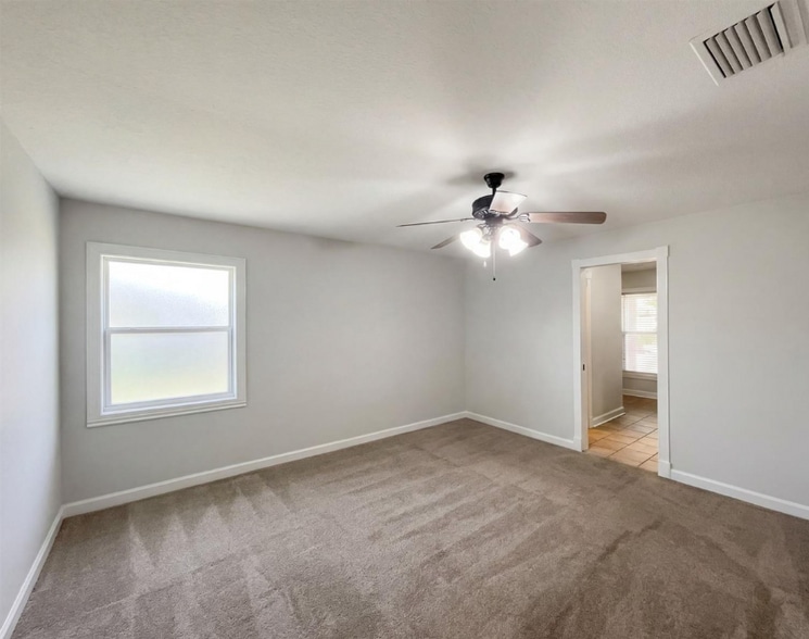 Building Photo - 2037 Recker Hwy