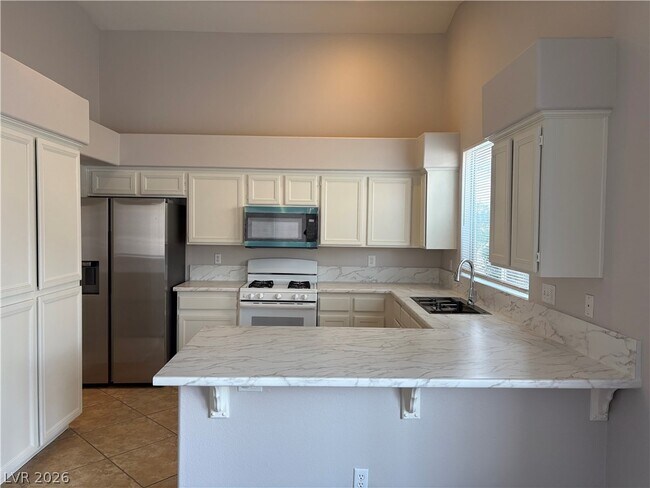 Building Photo - 9986 Catalina Canyon Ave