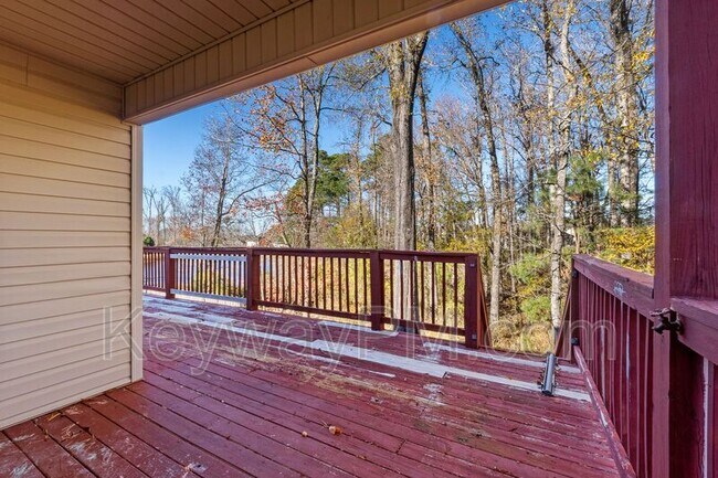 Building Photo - 808 Tyler Woods Dr