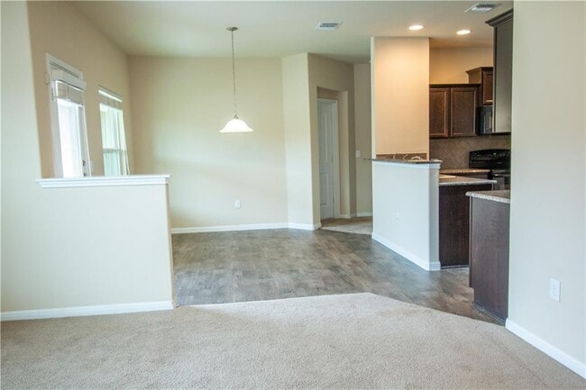 Building Photo - 142 Leon River Loop