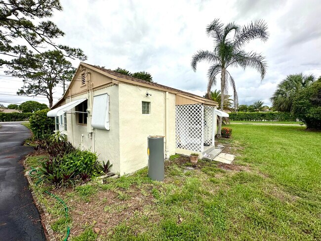 Building Photo - 4743 Purdy Ln