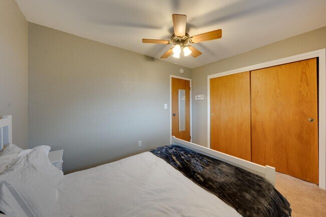 Building Photo - 12707 Leo Ln