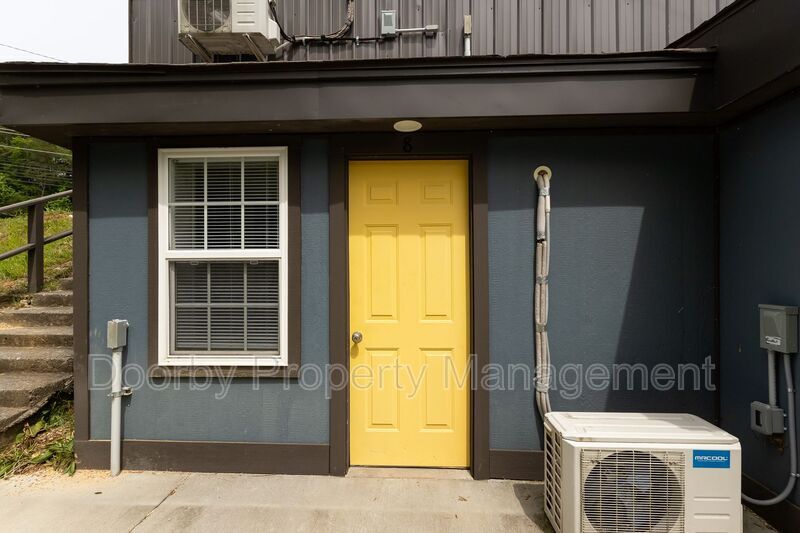 Building Photo - 5640 US-41
