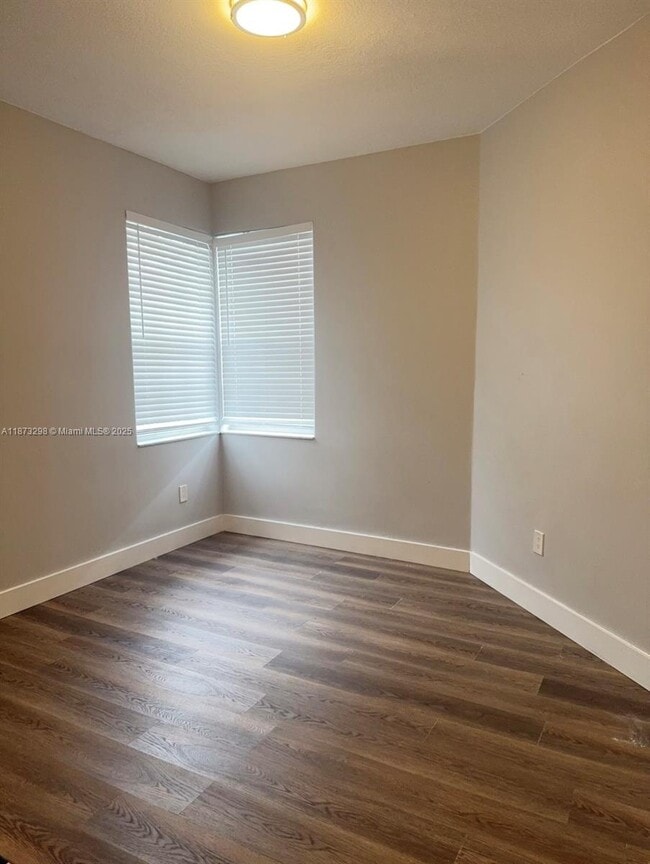 Building Photo - 1400 154th Ave