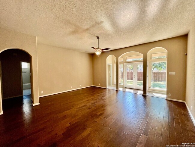 Building Photo - 3155 Sunset Cove
