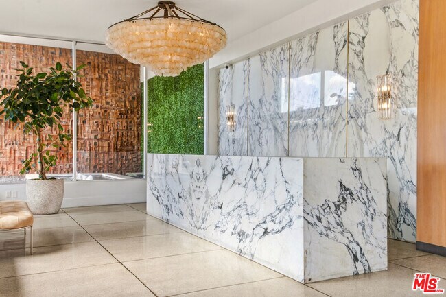 Building Photo - 8787 Shoreham Dr