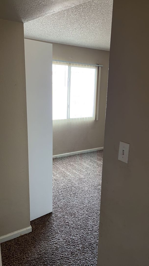 Building Photo - Condo in HALLCRAFT VILLAS EAST