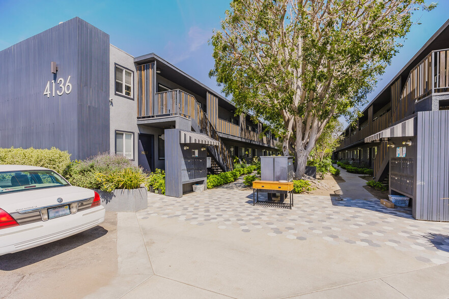 Building Photo - 4136 Grand View Blvd