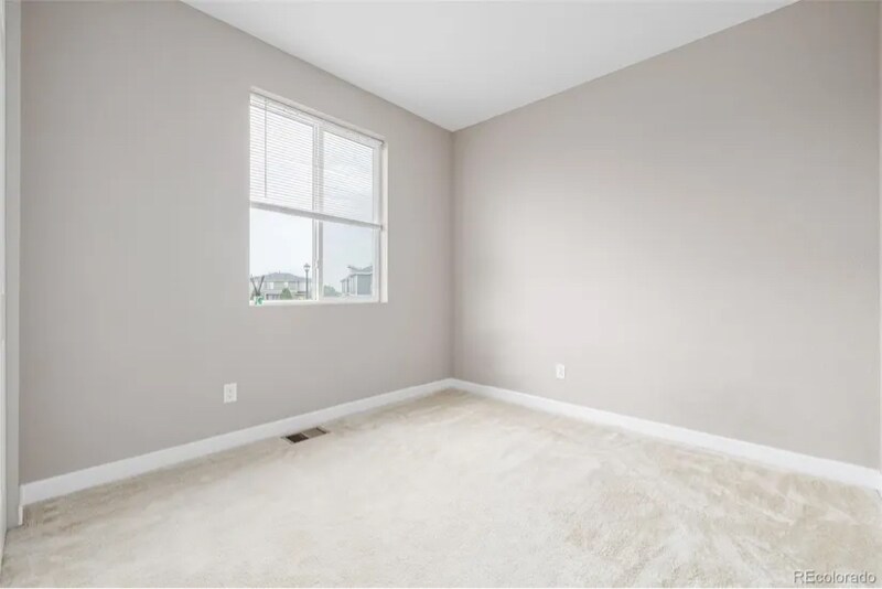 Building Photo - 23614 E 5th Pl