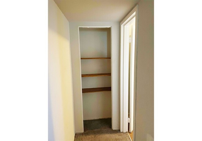 Beecher 830-6 Closet - Beecher Street