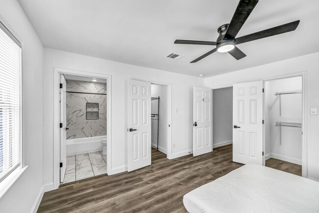 Building Photo - 4515 Dewberry St