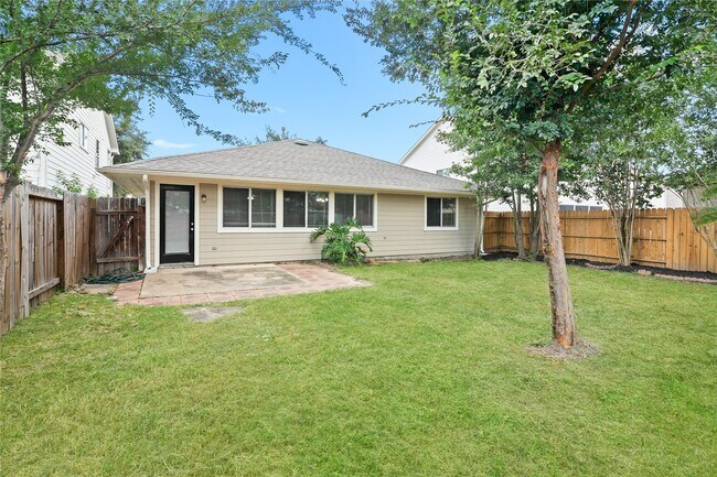 Building Photo - 19823 Crested Hill Ln