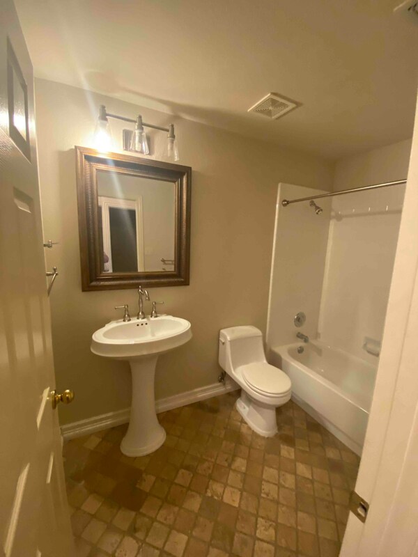 Building Photo - 1630 Cedar Elm Dr