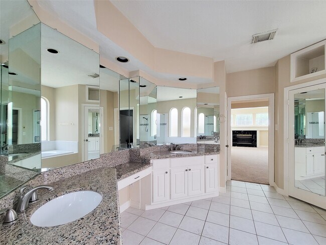 Building Photo - 914 Ivory Ridge Ln
