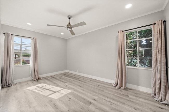 Building Photo - 35-35 Kennebec Ave