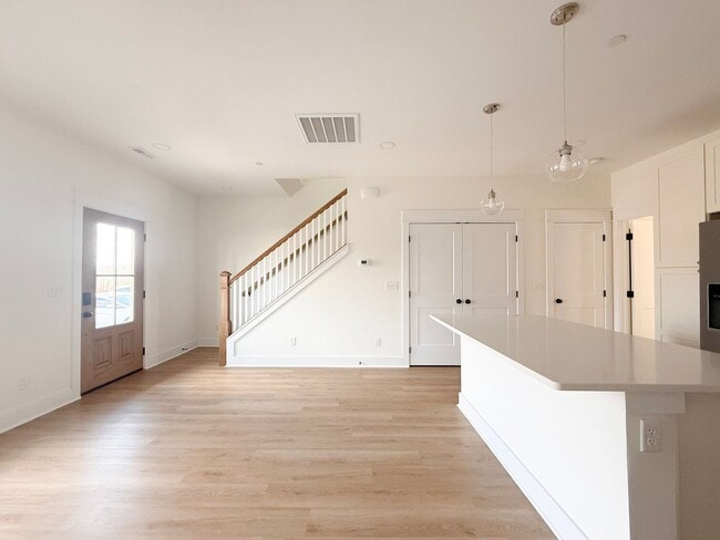 Building Photo - Modern 3-Bedroom Home with Pool and Pickleball Court at Highbury