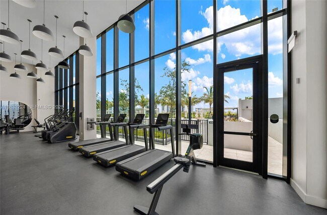 Building Photo - 580 72nd St