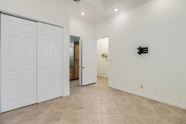 Building Photo - 14910 Leeward Dr