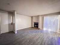 Building Photo - 1550 W Ashlan Ave