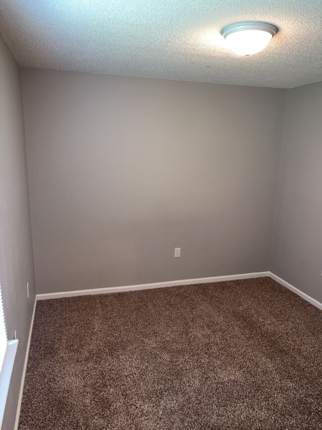 Building Photo - 149 Lancaster Way