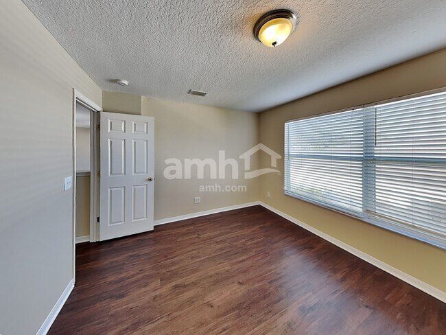 Building Photo - 6101 41st St E