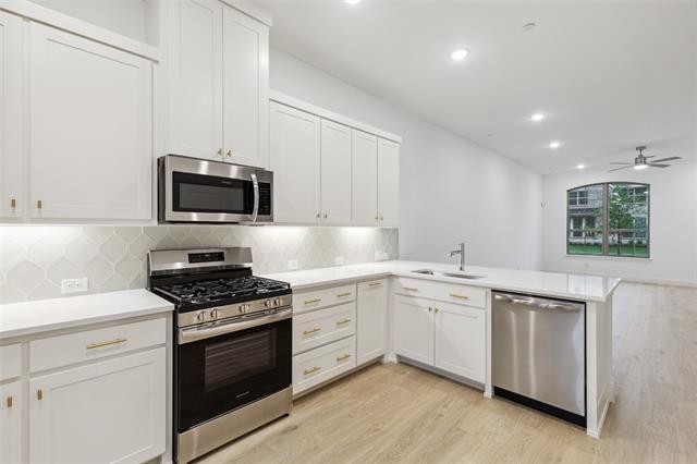 Building Photo - 7046 Granbury Ln
