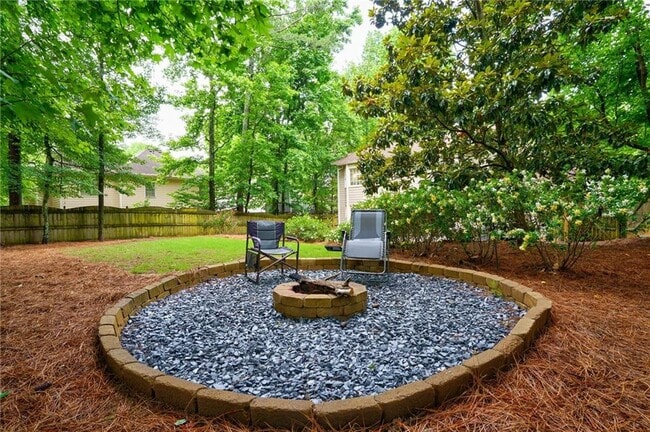 Building Photo - 8895 Club River Dr