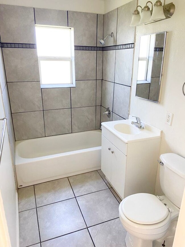 Building Photo - 3905 Huron St