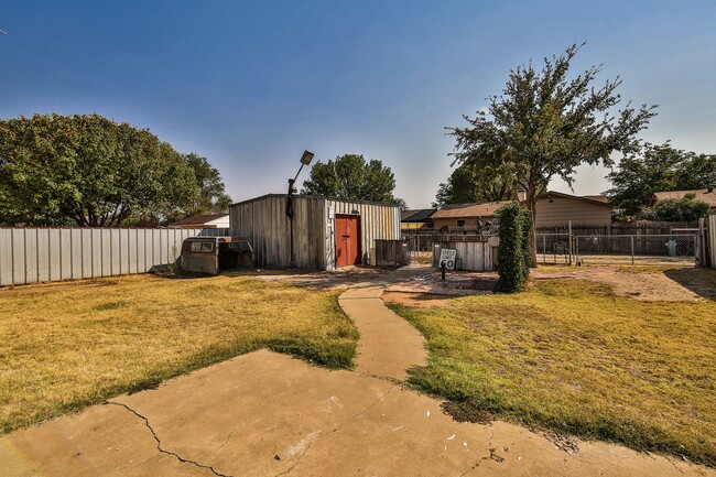 Building Photo - Available September 2026!