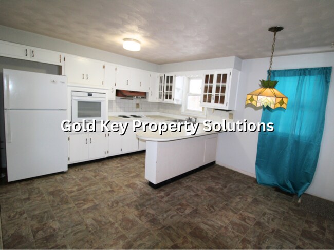 Building Photo - 3 Bedroom 1 Bath Brick Ranch Home w/ Fenced Backyard (SECTION 8 APPROVED)