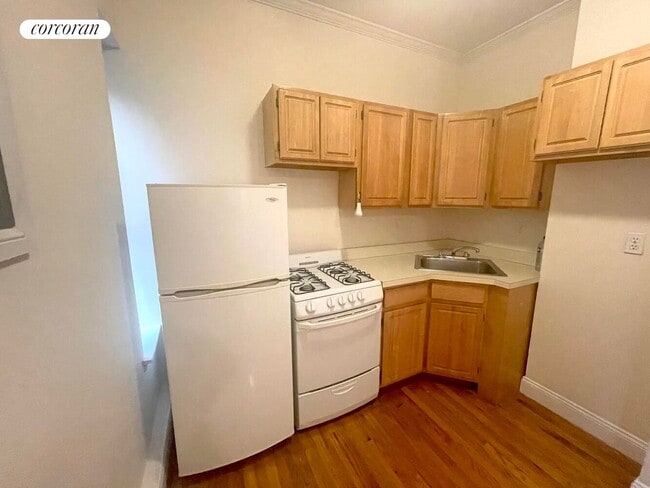 Building Photo - 612 W 137th St