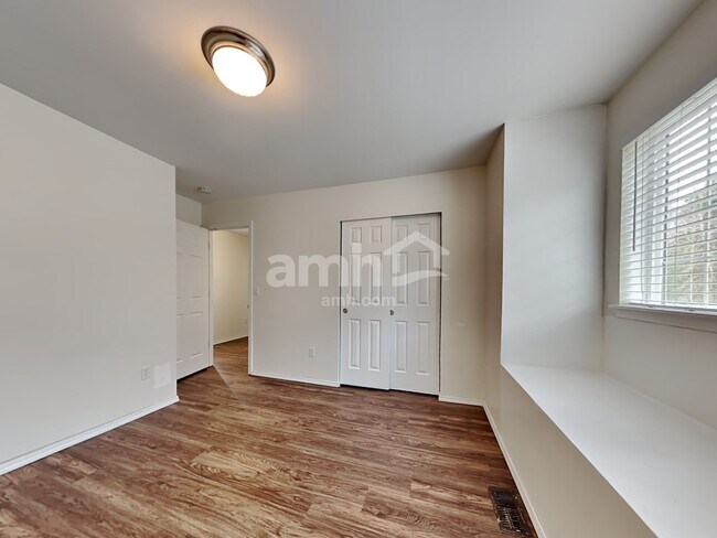 Building Photo - 18012 73rd Ave E