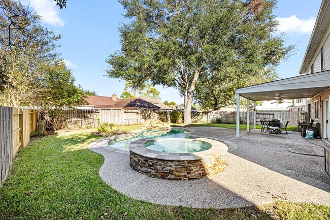 Building Photo - 15002 Havenridge Dr